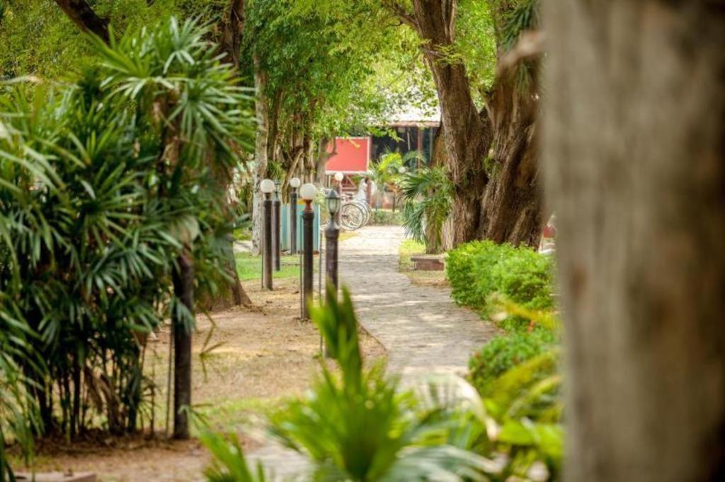 Varee Valley Resort And Restaurant Κον Καέν Εξωτερικό φωτογραφία